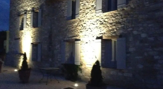 La Grande Bouisse, Rezervasyon Otel Cereste Route de la Lavande