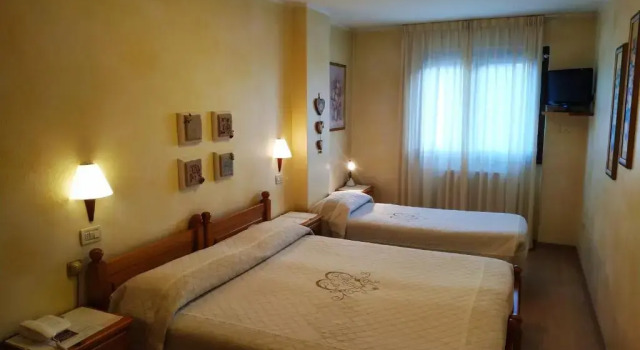 Трёхместный номер Standard с видом на горы Hotel Silene Parking and Garage