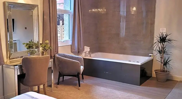 Номер Deluxe Birmingham North Moor Hall Hotel