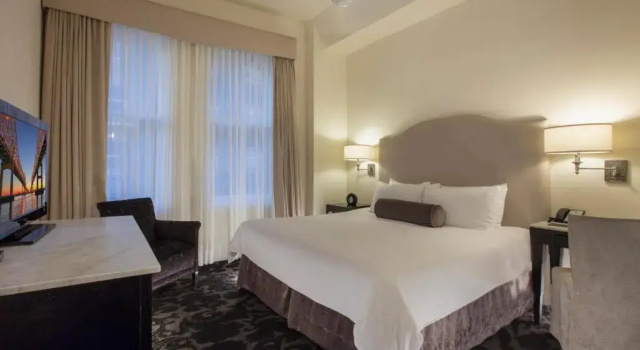 Номер Deluxe International House Hotel