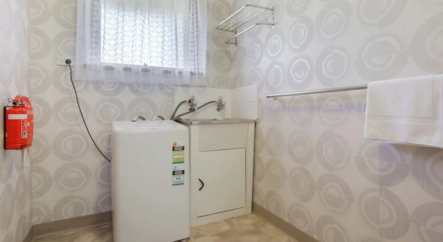 Студия Sandpiper Apartments