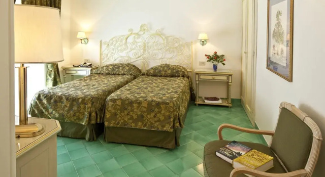 Двухместный номер Standard с балконом и с красивым видом из окна Grand Hotel Il Moresco