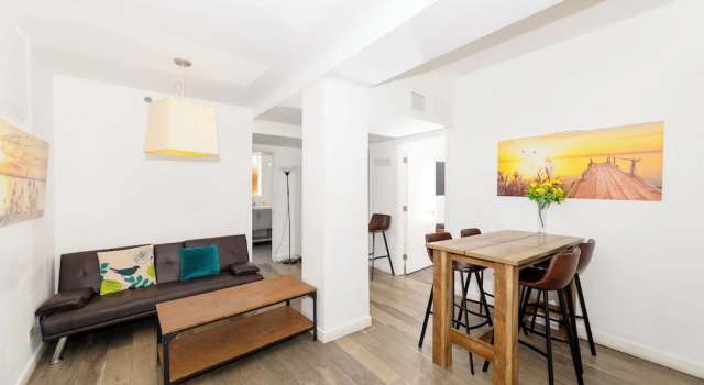 Апартаменты Apartments at 100 Collins