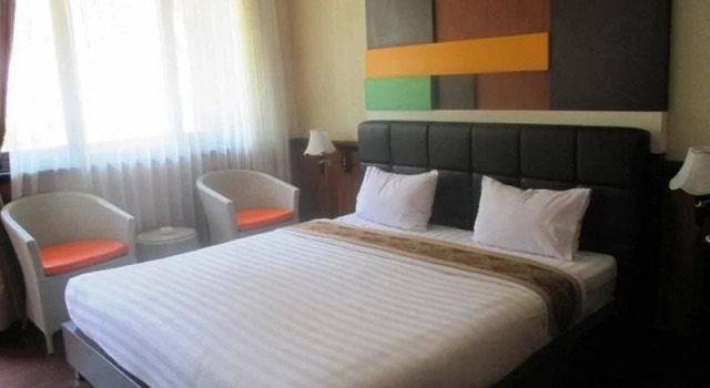 Rollaas Hotel and Resort, Book Resort 3-Star Hotels in East Java, 3*