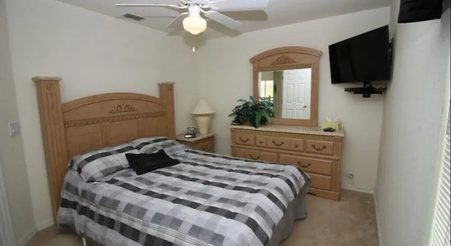 Exotic Nest 5 Bedroom Home by Redawning, Buchen Sie Villa Hotels in Four Corners mit Pool, Schwimmbad