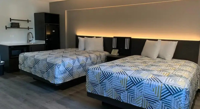 Четырёхместный номер Deluxe Motel 6 Rockford, Il