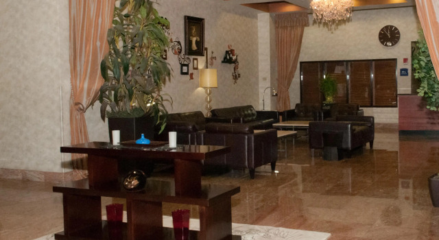 Marco LaGuardia Hotel & Suites