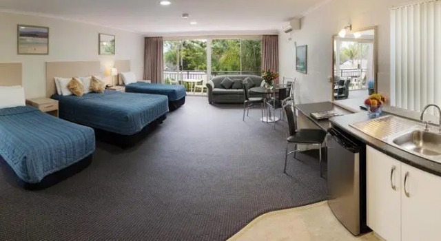 Семейный люкс Deluxe Fairway Motor Inn