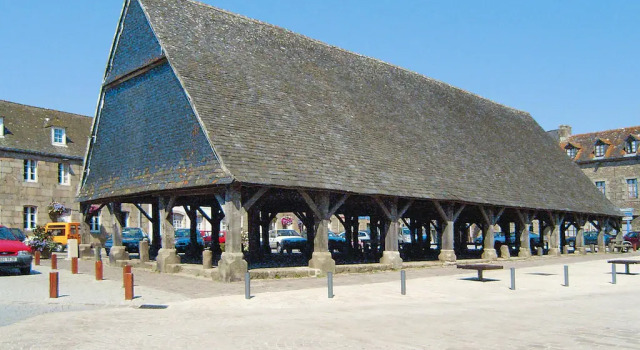 Semi-detached house with sea views, Cléder
