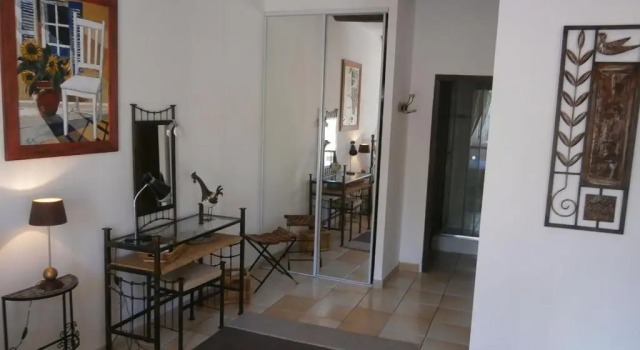 Maison de la Place, Réserver Appartement Saint-Chinian Hérault