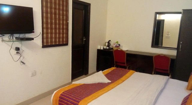 Glt Hotel Radiance, Забронировать Отель Отели Нью-Дели с завтраком, Завтраки