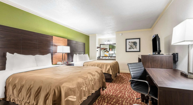 Четырёхместный номер Standard Quality Inn Forrest City I-40