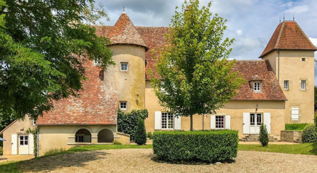 Holiday Home Un Chateau En Bordure De Riviere Le Veurdre, Boek Hotel Le Veurdre Allier