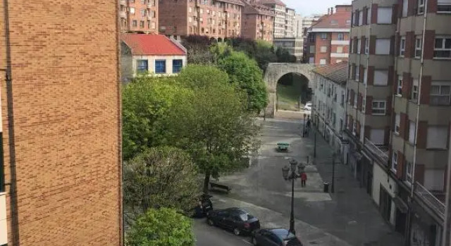 Arquitecto tioda 6 Apartamento, Забронировать Апартаменты/квартира Овьедо Астурия, рядом с Статуя Вуди Аллена
