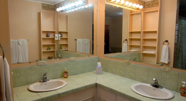 Люкс Royal Cariari Bed & Breakfast