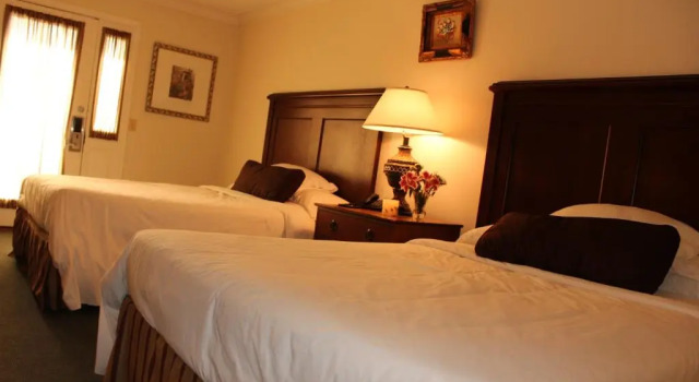 Четырёхместный номер Standard Kennys Tipperary Inn