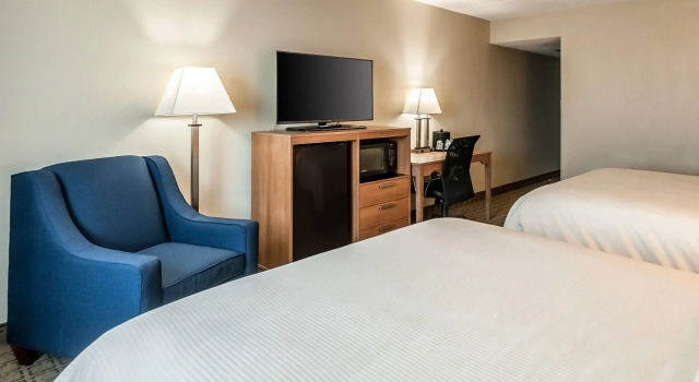 Четырёхместный номер Standard Clarion Inn Harpers Ferry-Charles Town