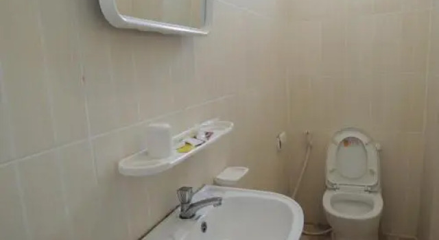 O'Yes Guesthouse, Buchen Sie Pension Hotels in Kandal mit Parkplatz, Parkplätze