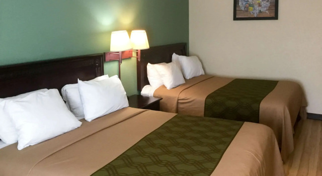 Четырёхместный номер Standard Econo Lodge Harrisburg - Hershey