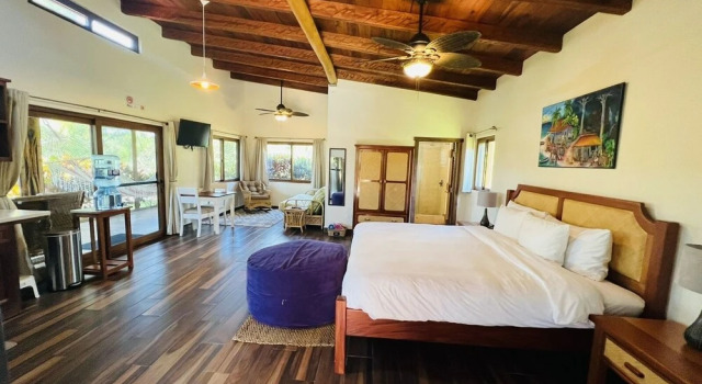 Kāne Villas, Book Villa Hotels in Cayo with Parking, Parking