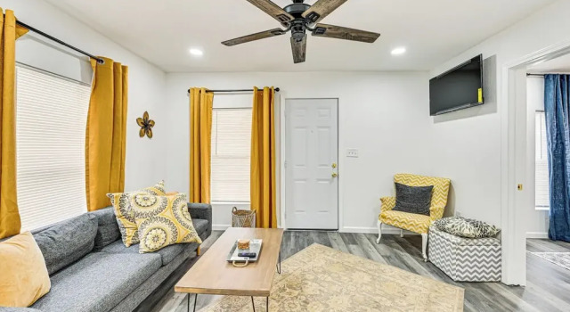 1 Mi to Dtwn: Family Home w/ Porch in Brownwood, Забронировать Дом для отпуска Браунвуд штат Техас