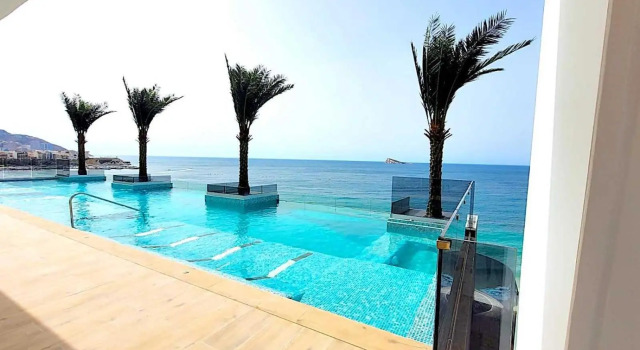 Luxury apartment5 with infinity swimming pool, Забронировать Апартаменты/квартира Бенидорм Коста-Бланка, рядом с Парк «Эльче»