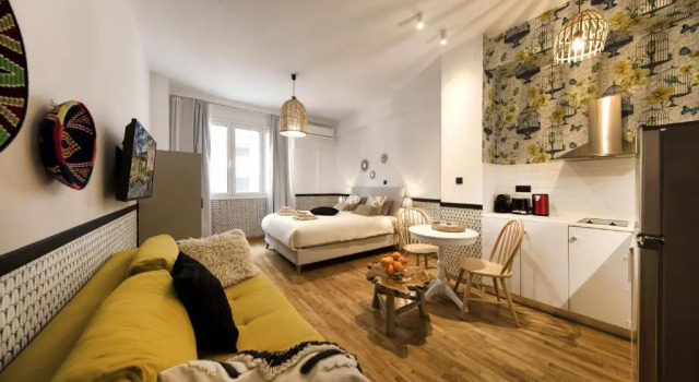 Студия Designer renovated apartment in downtown Athens