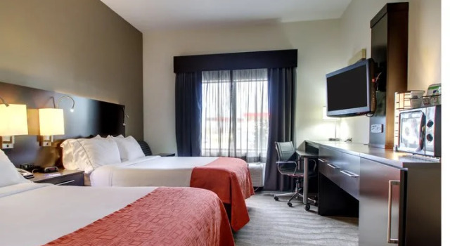 Номер Standard La Quinta Inn & Suites by Wyndham Meridian
