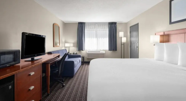 Двухместный номер Deluxe Travelodge by Wyndham Fargo