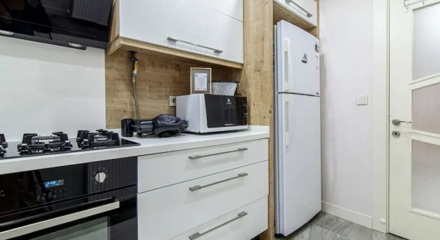 Vibrant and Central Flat with Balcony in Maltepe, Boek Hotel Maltepe 