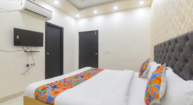 FabHotel US Inn - Nr Sarnath Museum, Забронировать Отель Сарнатх штат Уттар-Прадеш