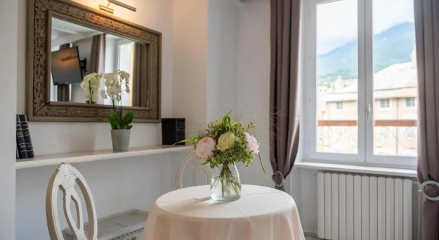 Номер Comfort Logis - Hotel De La Mairie