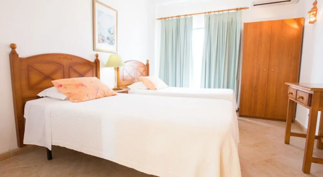 Apartamentos Quinta da Praia, Rezerwuj Apartament Hotele w Algarve z parkingiem, Parking