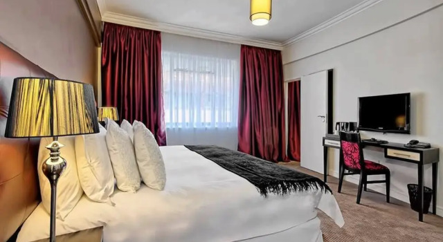 Двухместный семейный люкс Ascot Hotel