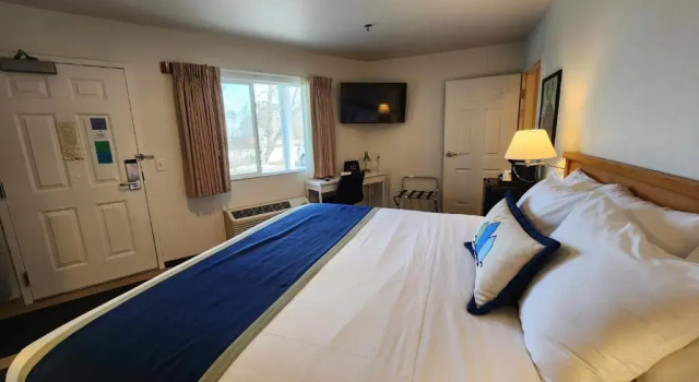 Номер Standard South Pier Inn