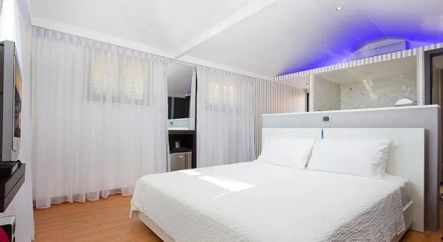 Mersinia Villa, Prenota Villa Hotel a Argaka con parcheggio, Parcheggio