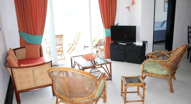 Apartment with 2 Bedrooms in Trou D'Eau Douce, with Wonderful Sea View, Furnished Terrace And Wifi, Buchen Sie Ferienwohnung Trou dʼ Eau Douce Ostküste Mauritius