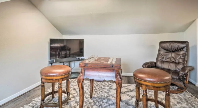 Pet-friendly Austin Home w/ Deck, Yard, & Views!, Prenota Casa vacanze Lakeway Greater Austin