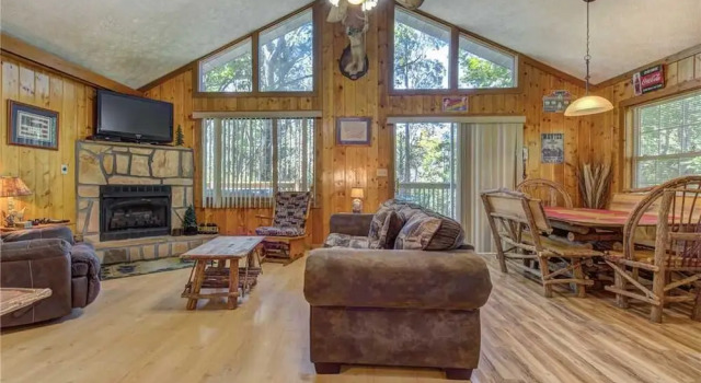 Peanuts Hideaway, 3 Bedrooms, Hot Tub, Fire Pit, Sleeps 10