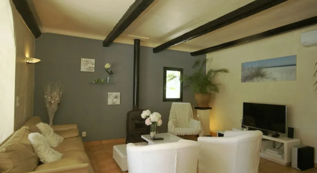 Charming Villa in Cavalaire-sur-mer With Pool
