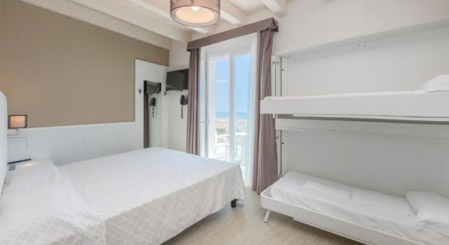 Семейный номер Standard с видом на море Hotel Austria