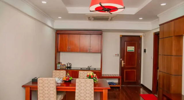 Семейный люкс с балконом DLGL - Dung Quat Hotel