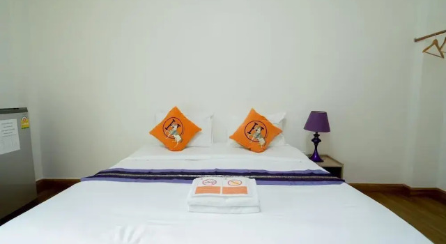 K.N. Grand Hotel, Rezervovat Hotel Hotely v Central Thailand se snídaní, Snídaně