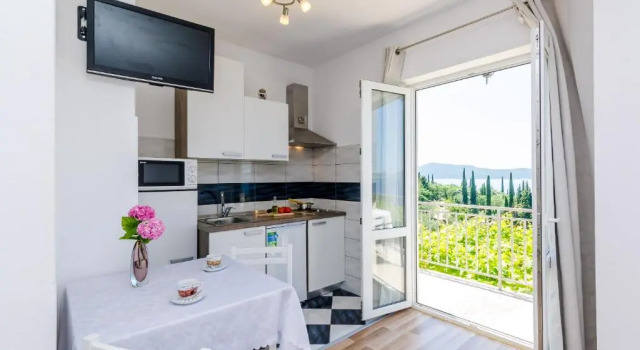 Студия Premium с балконом и с видом на море Apartments Cypress Sea Cove