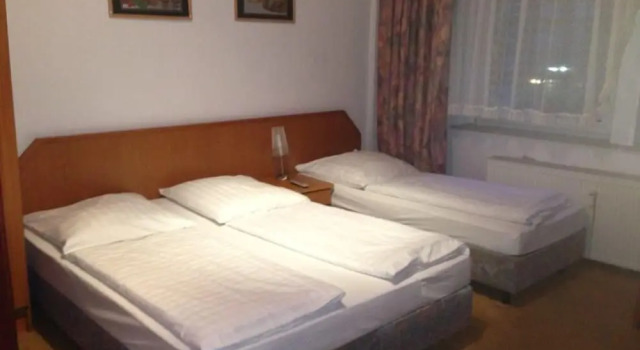 Трёхместный номер Standard Hotel Oase