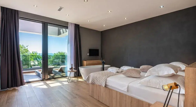 Вилла Luxury Villa With Private Indoor and Outdoor Pool