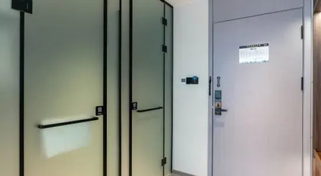 Кровать в общем номере (мужской номер) Burqin Qipan Hotel