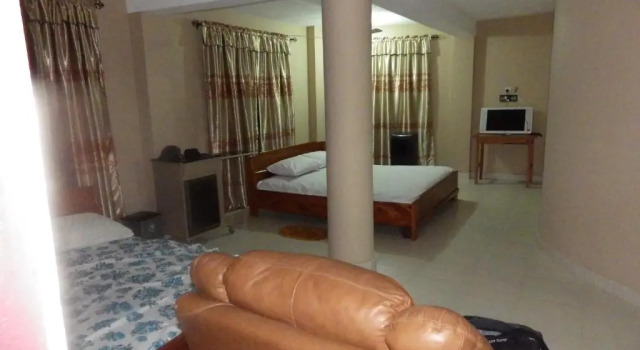 Justa Hotel, Prenota Hotel Adenta Tema