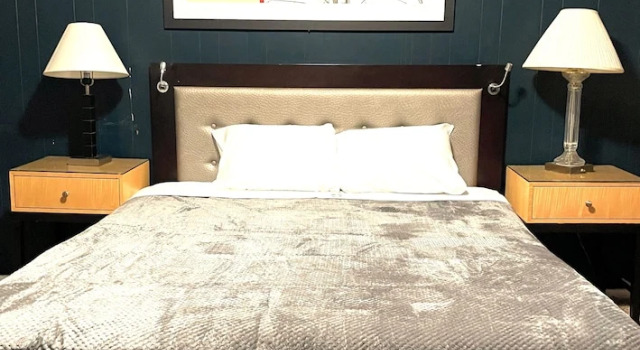 Номер Executive James Motel