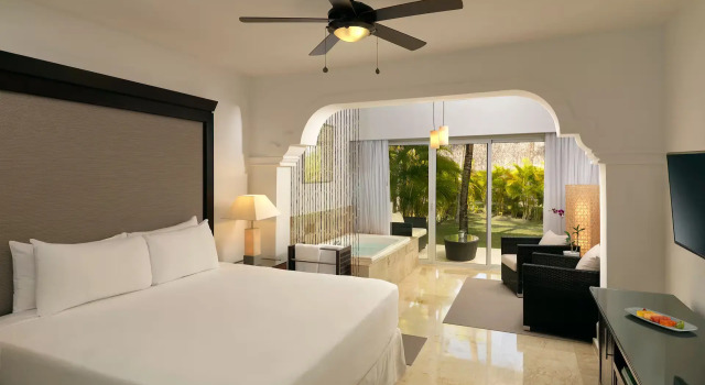 Полулюкс с видом на сад The Level at Meliá Caribe Beach - All Inclusive